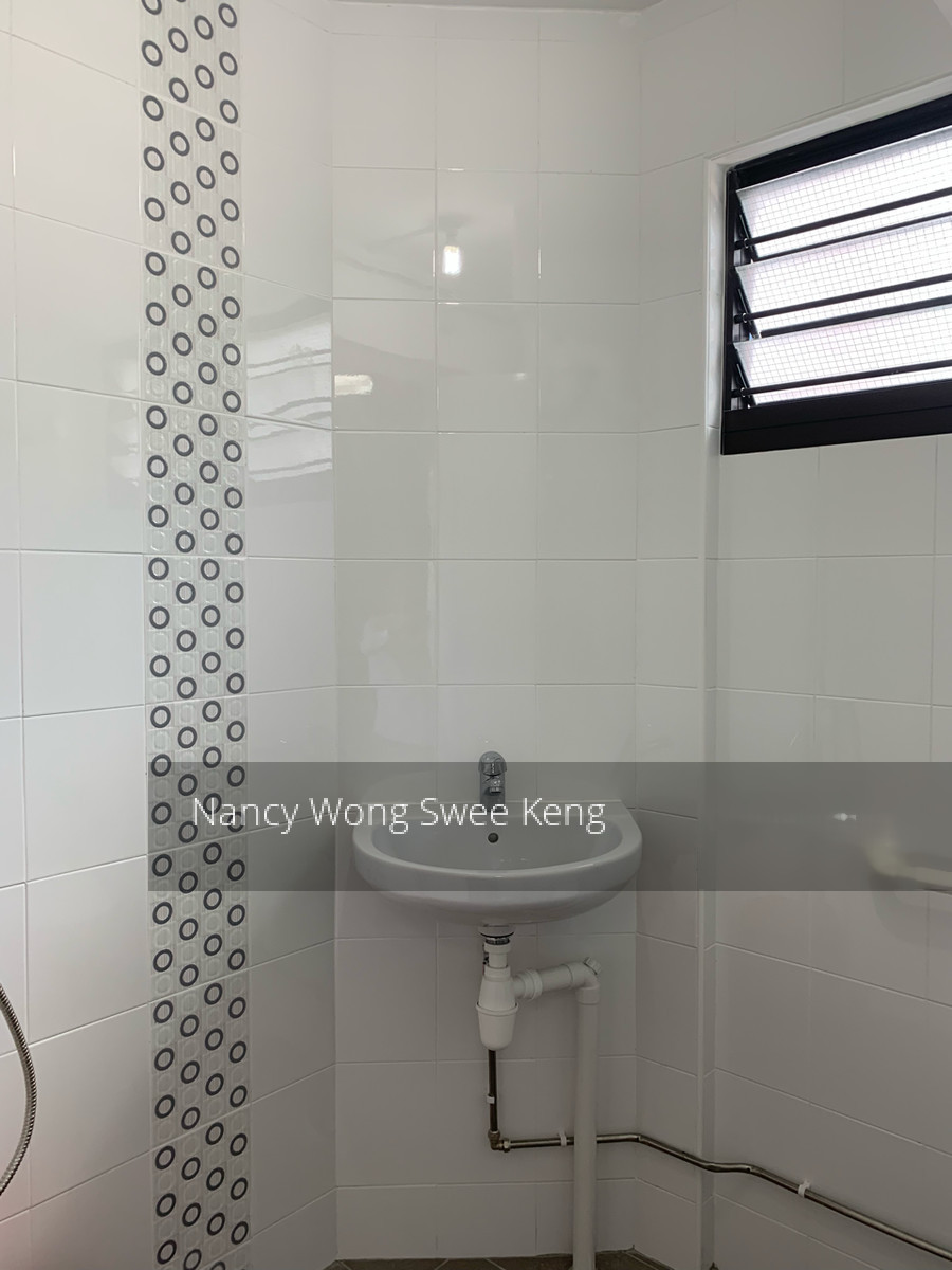 Blk 303 Jurong East Street 32 (Jurong East), HDB 3 Rooms #198608232
